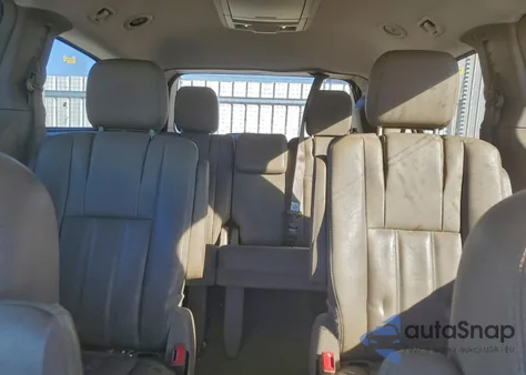 2015 Chrysler Town & Country Touring z USA, uszkodzony, nr VIN 2C4RC1BG5FR645241